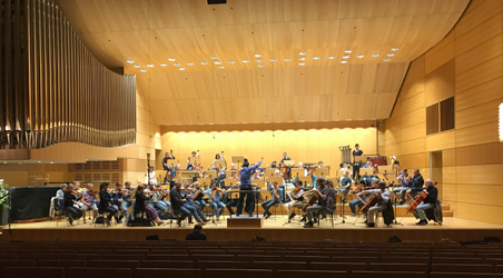Philharmonisches Orchester Würzburg und Evan Christ